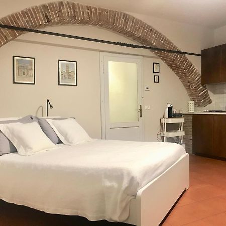 La Casa Nel Vicolo Appartement Altopascio Buitenkant foto